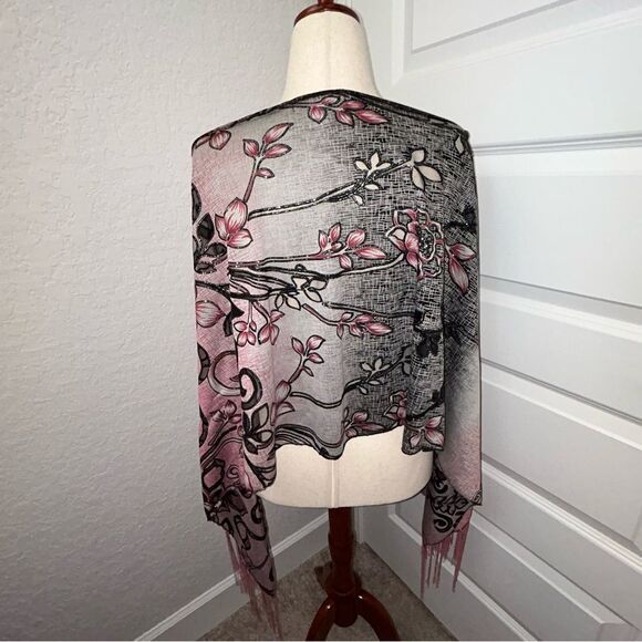 Kokomo Unlimited Floral Print Fringe Wrap Shawl - Picture 2 of 10